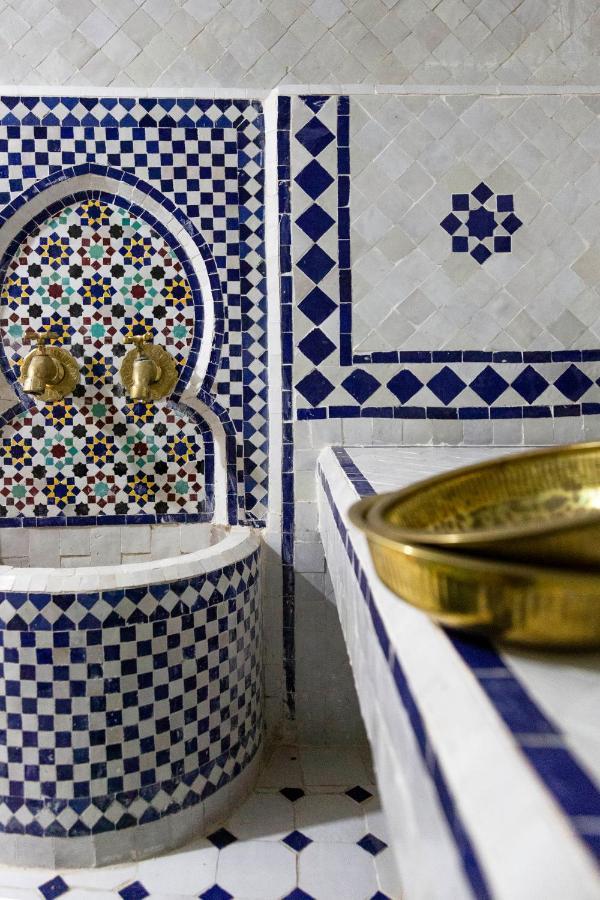 Dar Tahendit Tangier Bagian luar foto